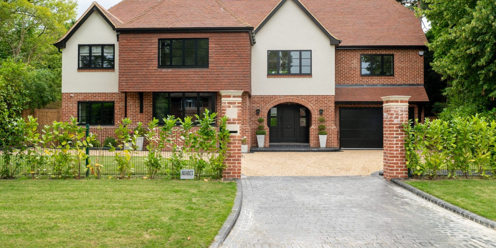 Longford Way, Hutton Mount